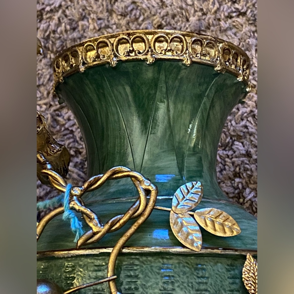 NWT Retro Vase Featuring Parrot 🦜Embellishment By- WorldTravelerPacific Paradise - Picture 9 of 16